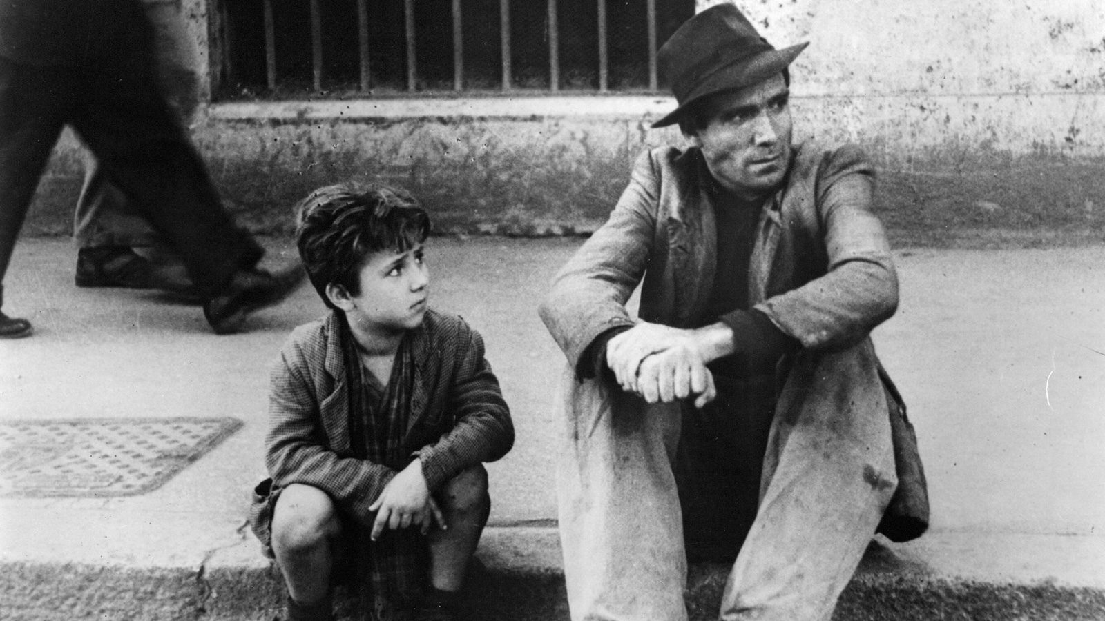 Scene from the movie "Bicycle Thieves"