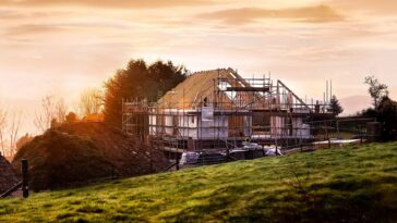 How to watch Building Off the Grid Season 13