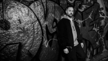 How to watch Stephen Frayne: Miracles