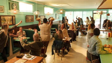 How to watch All Stirred Up! (Tous toqués)