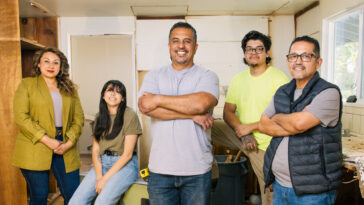 How to watch Izzy Does It