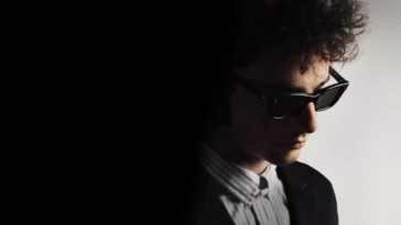 How to watch A Complete Unknown