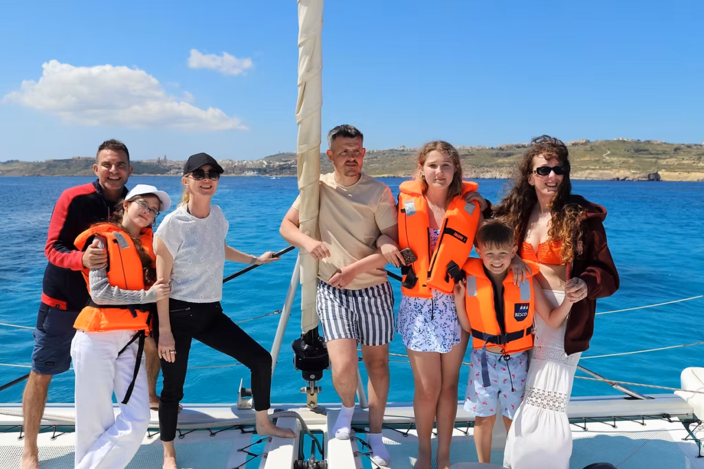 How to watch Rich Holiday, Poor Holiday Season 5 outside the UK