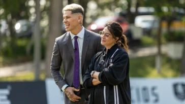 How to watch Team Players Season 1