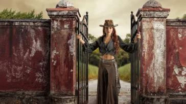 How to watch Doménica Montero (2025)