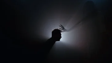 How to watch Posthouse (2025)