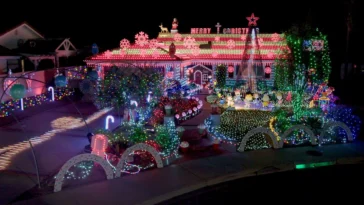 How to watch The Great Christmas Light Fight 2025