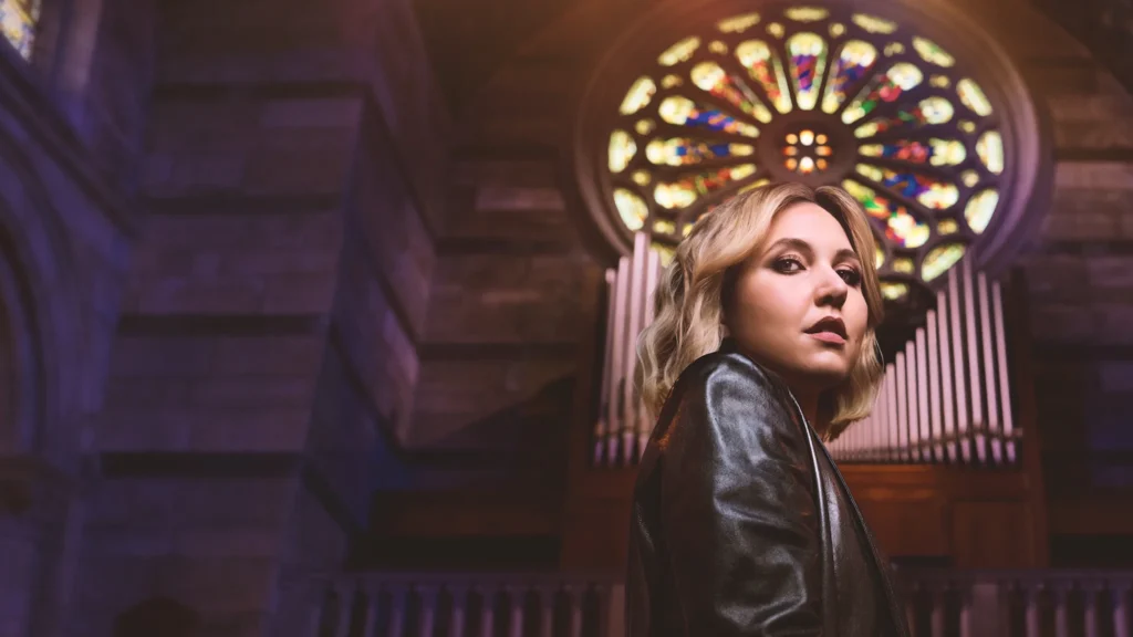 How to watch Taylor Tomlinson: Prodigal Daughter on Netflix