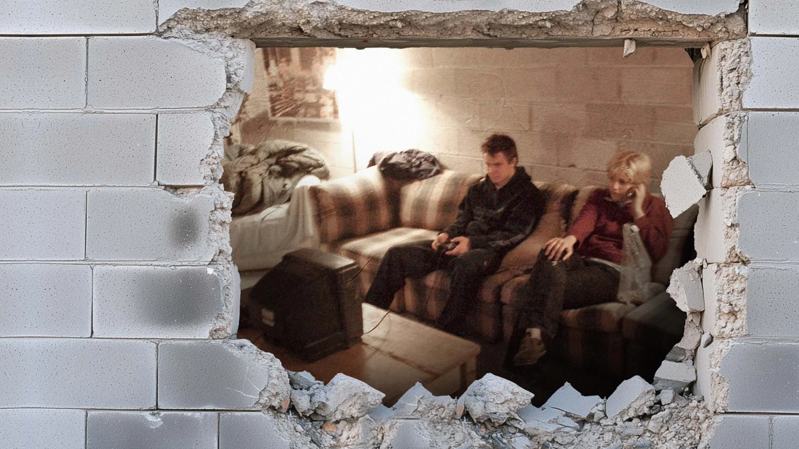 How to watch Secret Mall Apartment