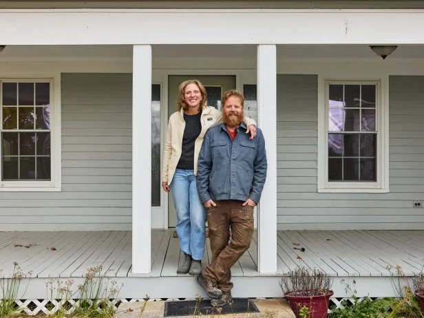 How to watch Maine Cabin Masters All Inn