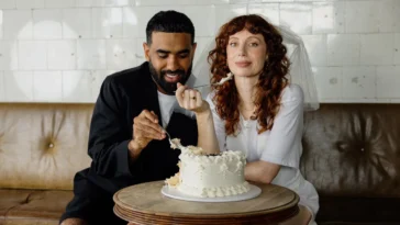How to watch Settling Season 1